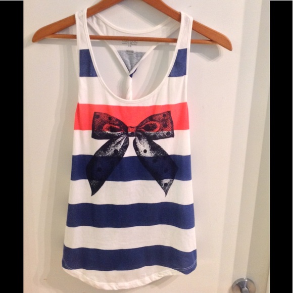 GRG Tops - 🆕 GRG Sz L ❤️